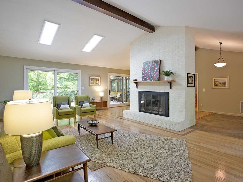325 Azalea Dr, Chapel Hill, NC 27517