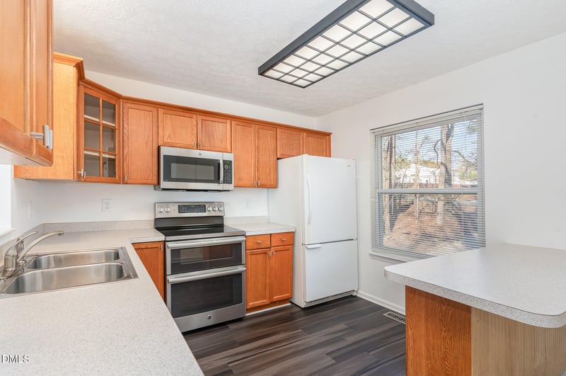 325 Bainbridge Cir, Garner, NC 27529