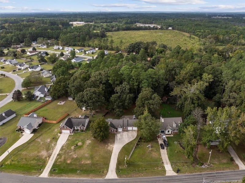 325 Barefoot Rd, Fayetteville, NC 28306
