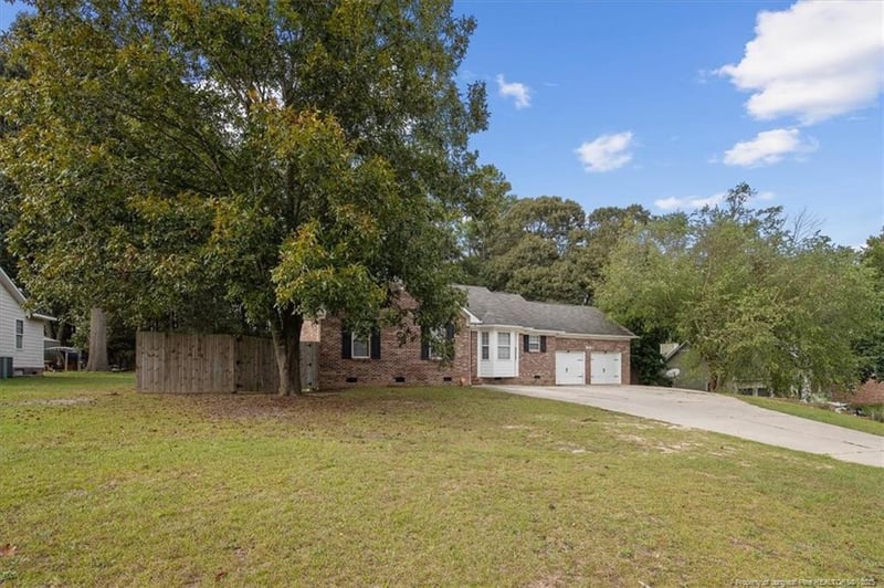 325 Barefoot Rd, Fayetteville, NC 28306
