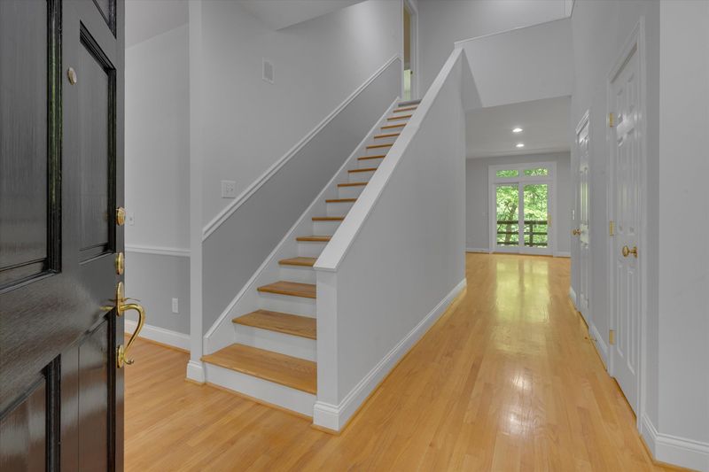 325 Bayberry Dr, Chapel Hill, NC 27517