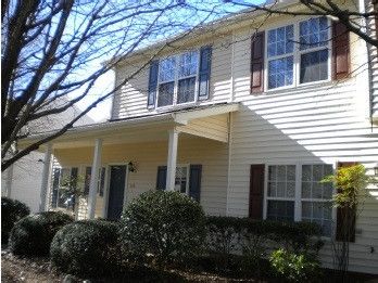 325 Commons Dr, Holly Springs, NC 27540