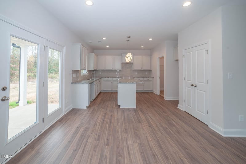 325 Edwinstowe Ave, Fayetteville, NC 28311