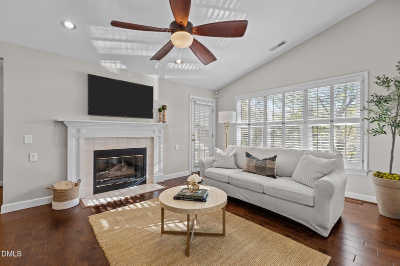 325 Glen Echo Ln #N, Cary, NC 27518