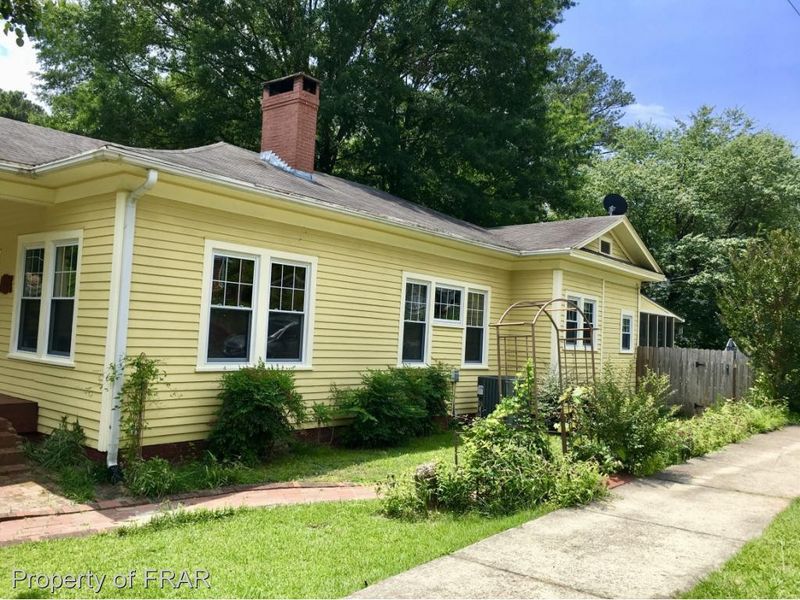325 N Gulf St, Sanford, NC 27330