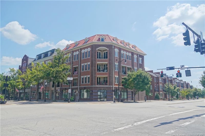 325 Hay St #302, Fayetteville, NC 28301