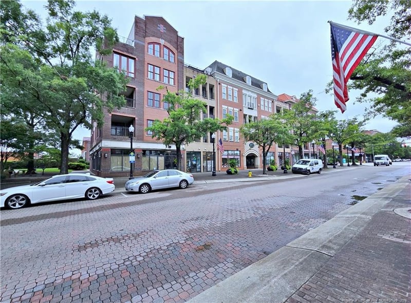 325 Hay St #307, Fayetteville, NC 28301