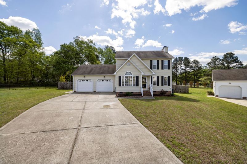325 Hunters Farm Dr, Raleigh, NC 27603