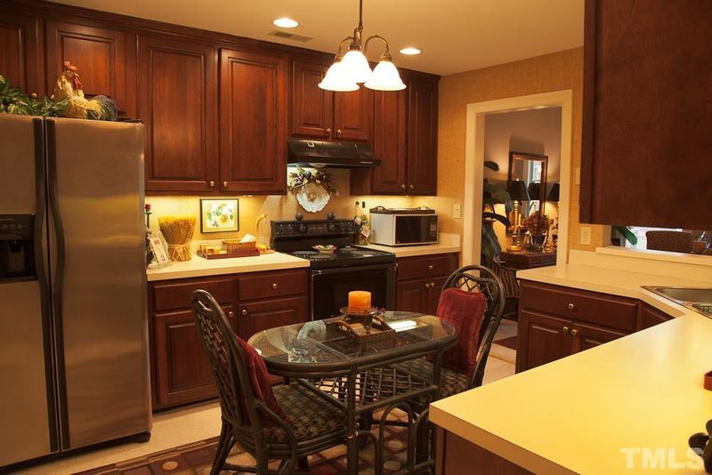 325 K Glen Echo Ln #K, Cary, NC 27518