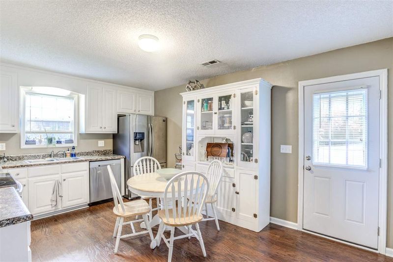 325 Ogburn Rd, Smithfield, NC 27577