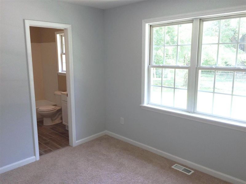 325 E Perry Ave, Wake Forest, NC 27587
