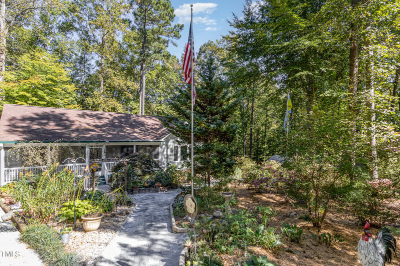 325 Riverstone Dr, Clayton, NC 27527