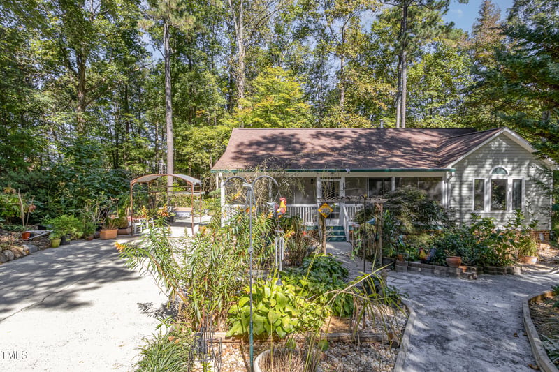 325 Riverstone Dr, Clayton, NC 27527