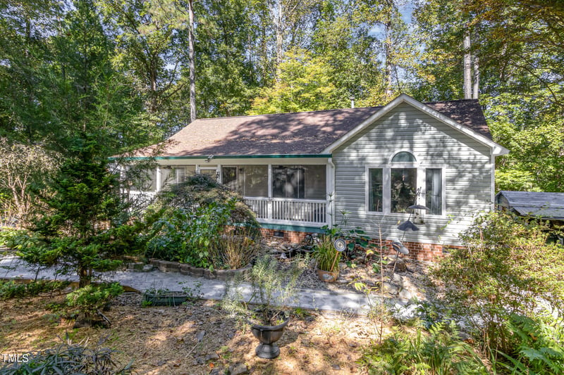 325 Riverstone Dr, Clayton, NC 27527