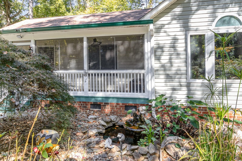 325 Riverstone Dr, Clayton, NC 27527