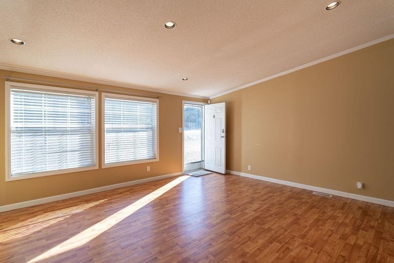 325 Sheffield Dr, Four Oaks, NC 27524