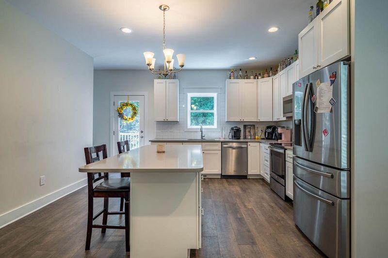 325 Smith Level Rd, Chapel Hill, NC 27516