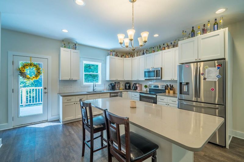 325 Smith Level Rd, Chapel Hill, NC 27516