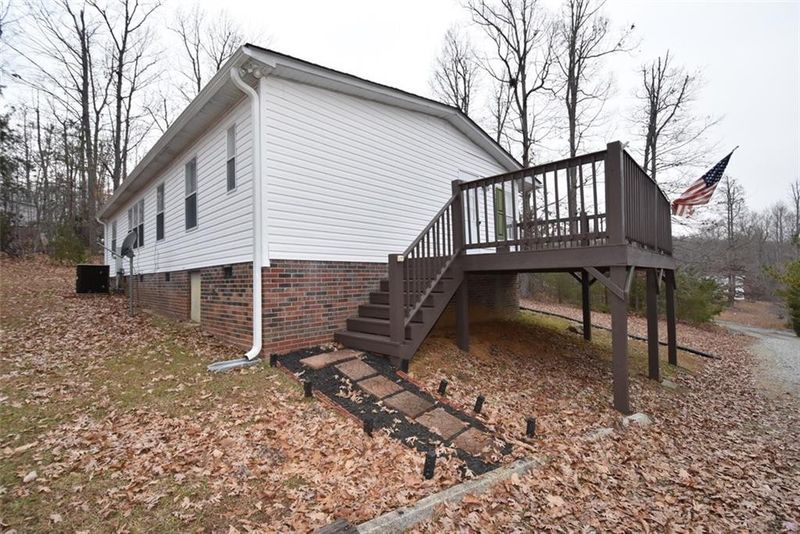 325 Sunrise Trl, Snow Camp, NC 27349