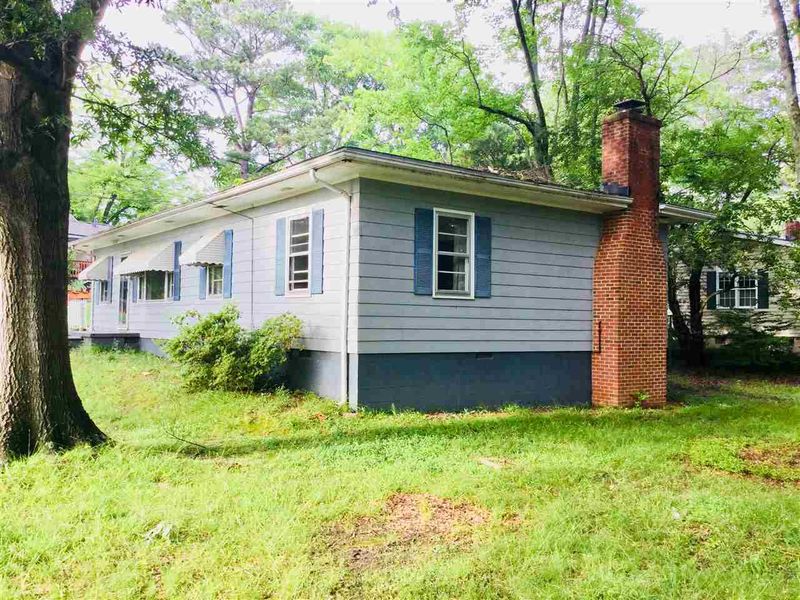 325 S Walker St, Cary, NC 27511