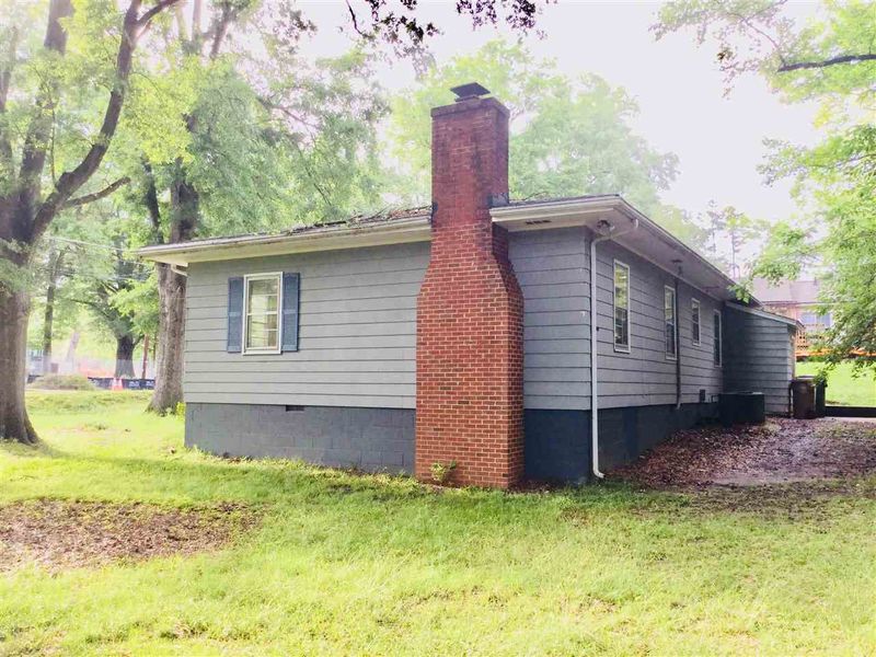 325 S Walker St, Cary, NC 27511