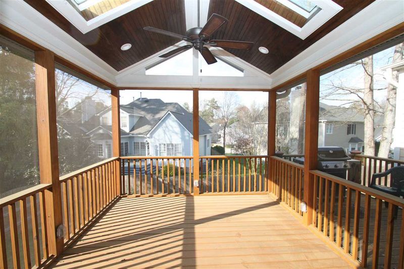 325 Wedgemere St, Cary, NC 27519