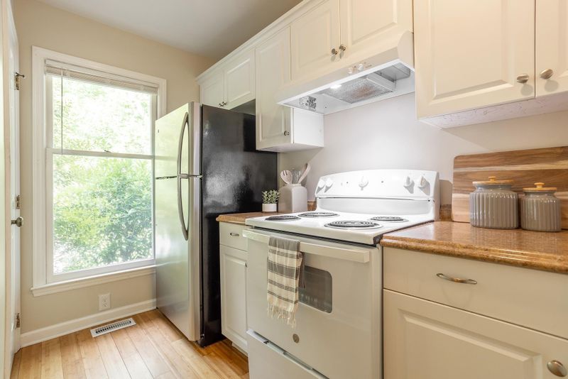 325 Wildberry Ln, Durham, NC 27705