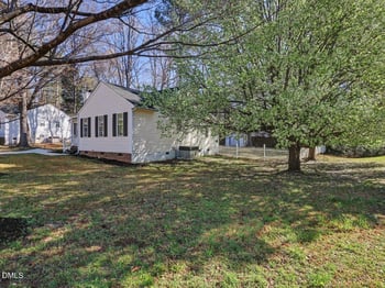 325 Wolfbridge Rd, Holly Springs, NC 27540