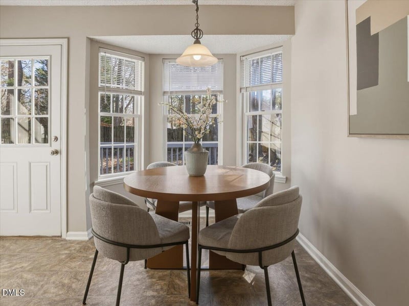 325 Wolfbridge Rd, Holly Springs, NC 27540