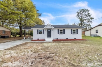 3253 Legion Rd, Hope Mills, NC 28348
