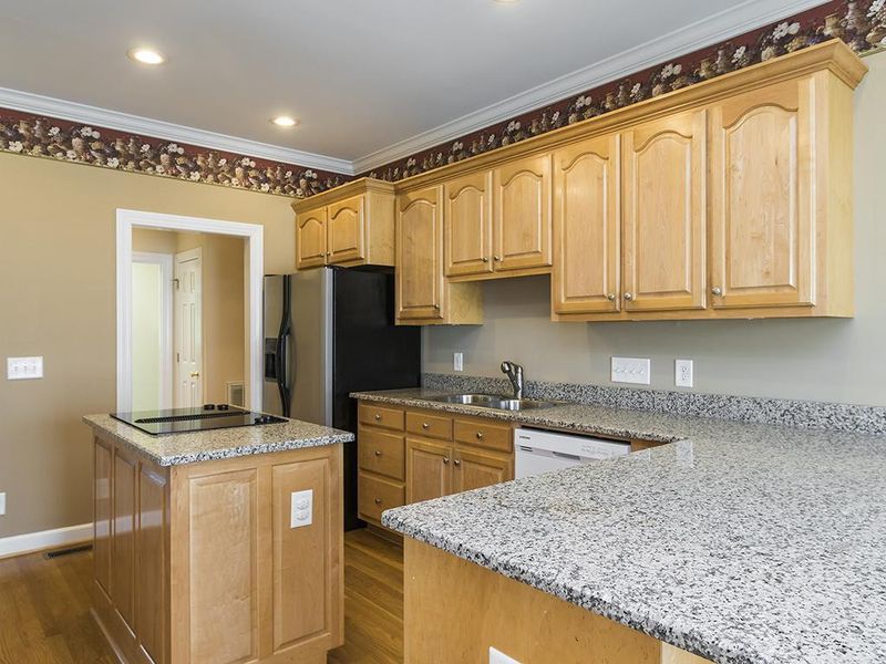 3255 Heritage Ln, Burlington, NC 27215