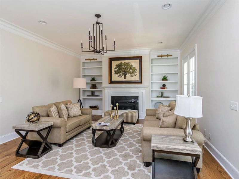 326 Avon Dr, Raleigh, NC 27608