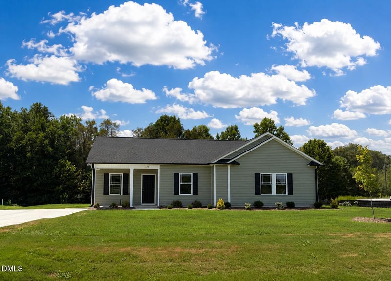 326 Barbour's Place Dr, Four Oaks, NC 27524