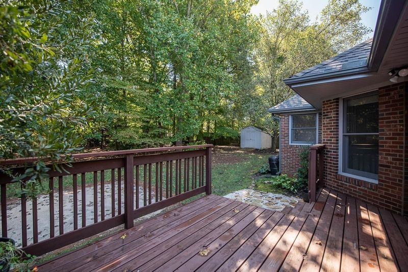 326 Emerson Dr, Mebane, NC 27302