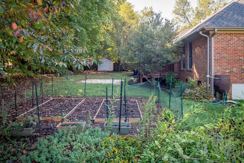 326 Emerson Dr, Mebane, NC 27302