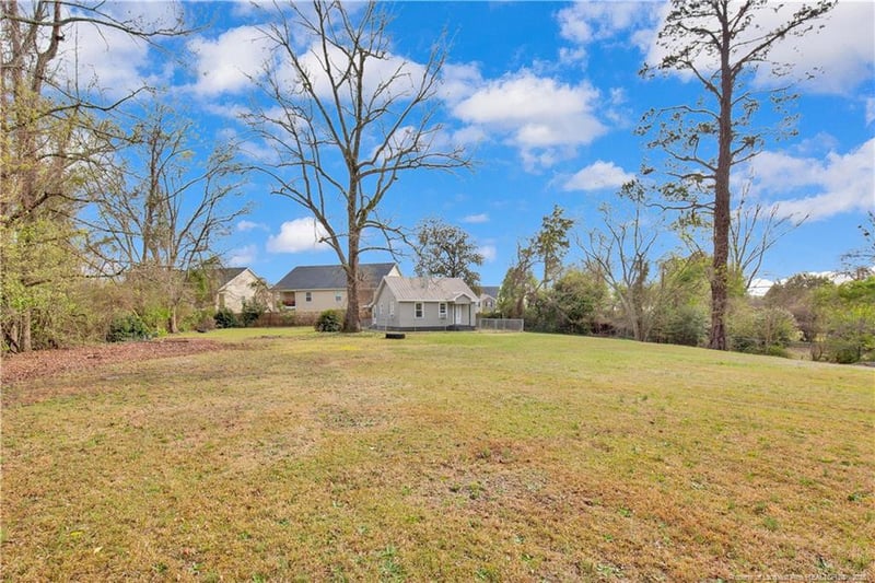 326 Hawley Ln, Fayetteville, NC 28301
