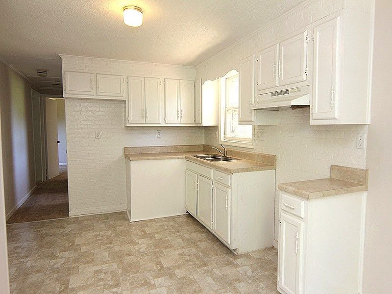 326 Hemlock Dr, Durham, NC 27705