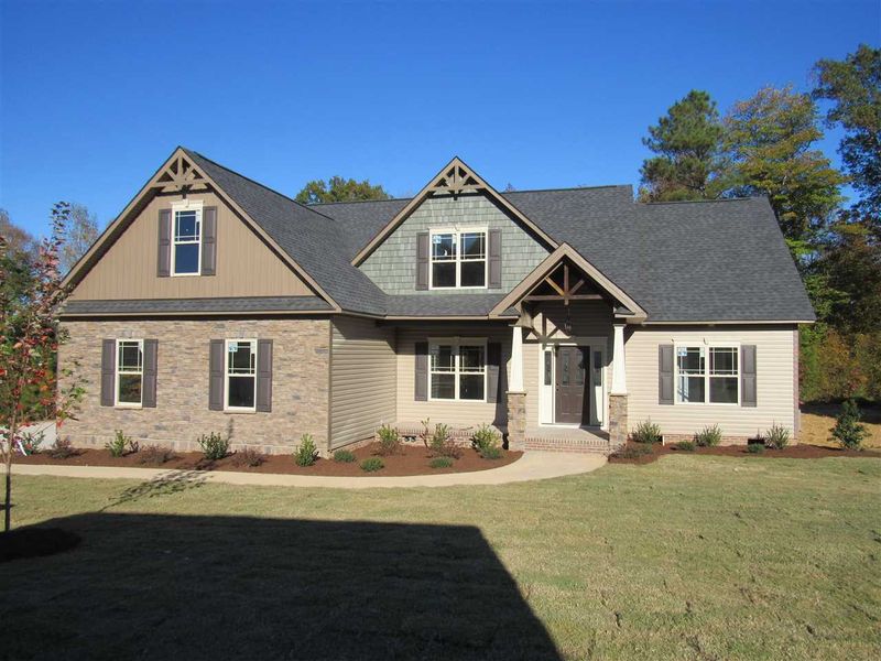 326 Neuse Landing Dr, Clayton, NC 27527