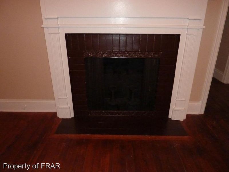 326 Pinecrest Dr, Fayetteville, NC 28305