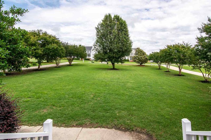 326 Riverwood Dr, Clayton, NC 27527