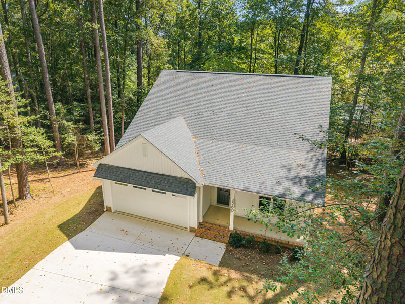 3260 Yorkshire Cir, Sanford, NC 27332