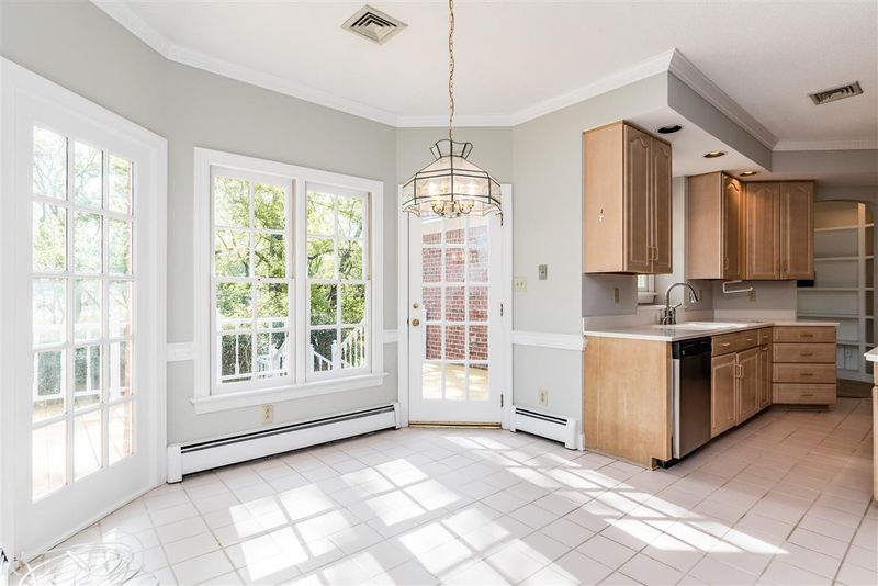 3261 Anderson Dr, Raleigh, NC 27609