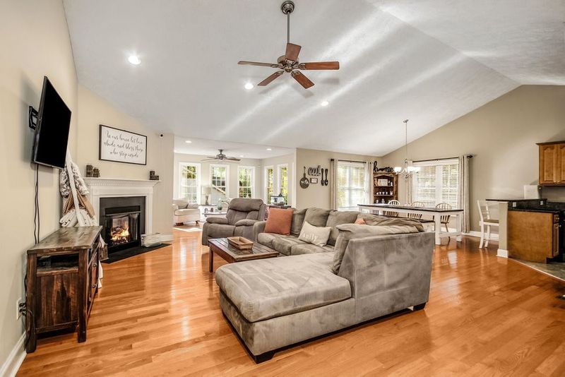 3264 Yorkshire Cir, Sanford, NC 27332