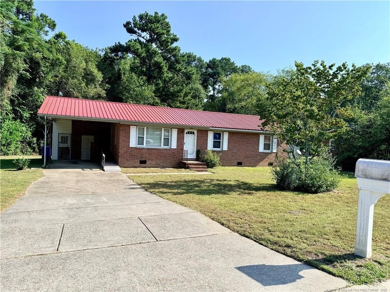 3266 Sandhill Dr, Fayetteville, NC 28306