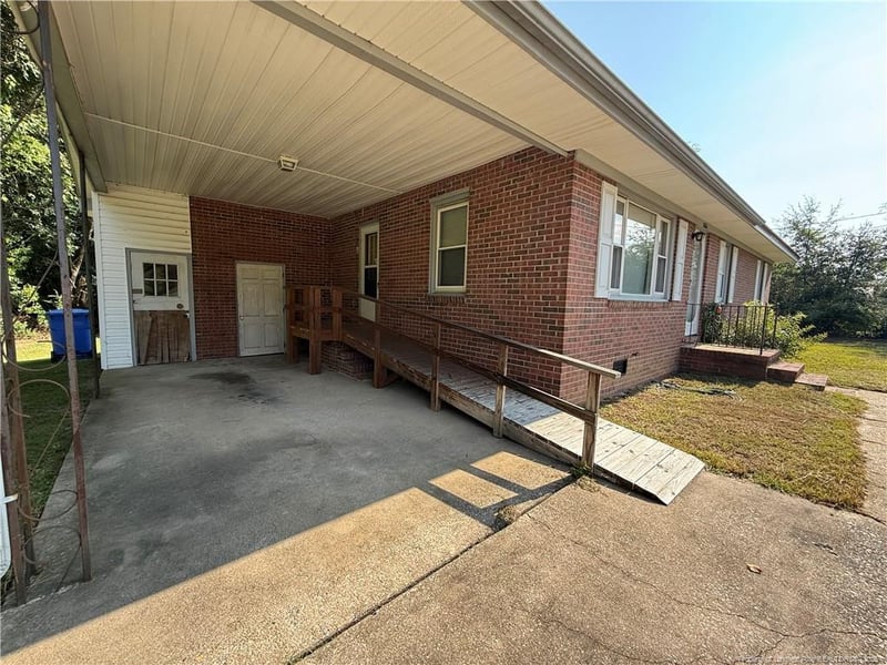 3266 Sandhill Dr, Fayetteville, NC 28306