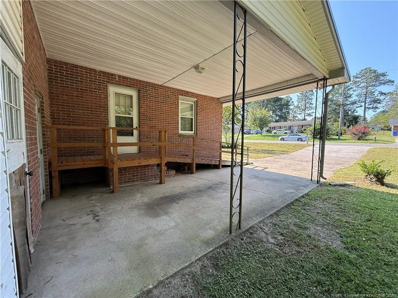 3266 Sandhill Dr, Fayetteville, NC 28306