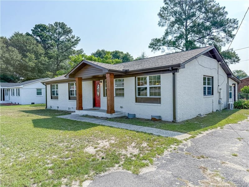3269 Legion Rd, Hope Mills, NC 28348