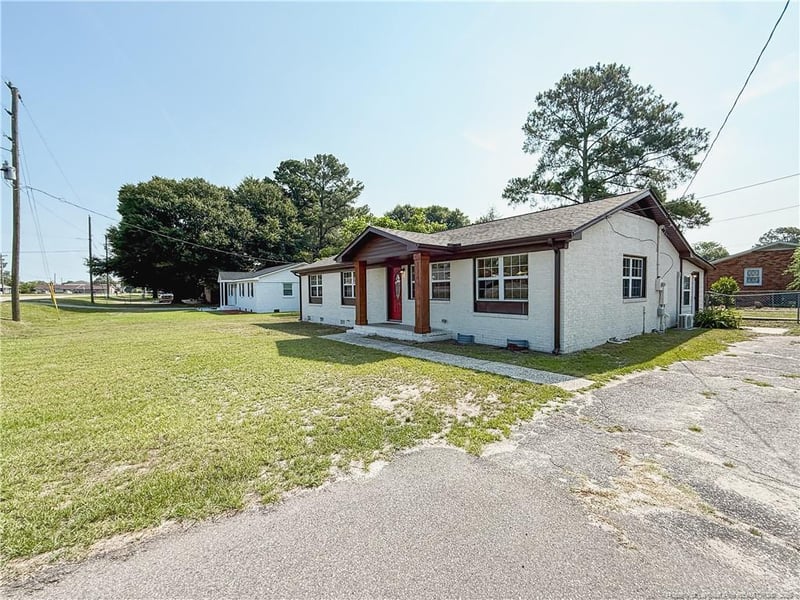 3269 Legion Rd, Hope Mills, NC 28348