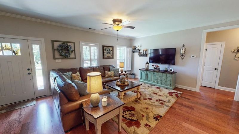 327 Bragg Ct, Clayton, NC 27527
