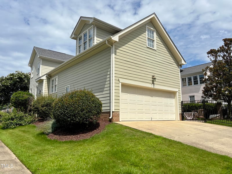 327 Commons Walk Cir, Cary, NC 27519